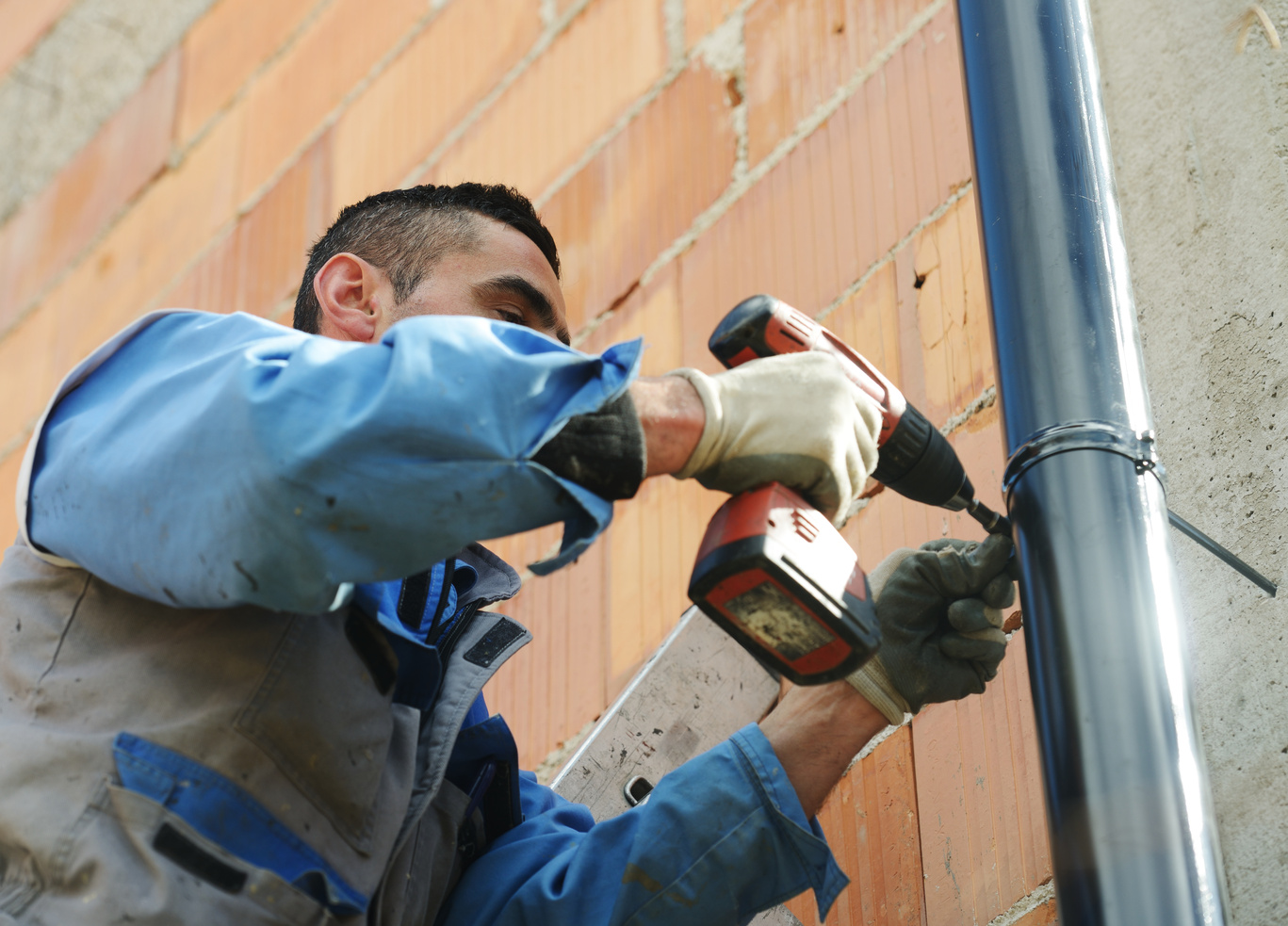 Gutter Roof Repairman